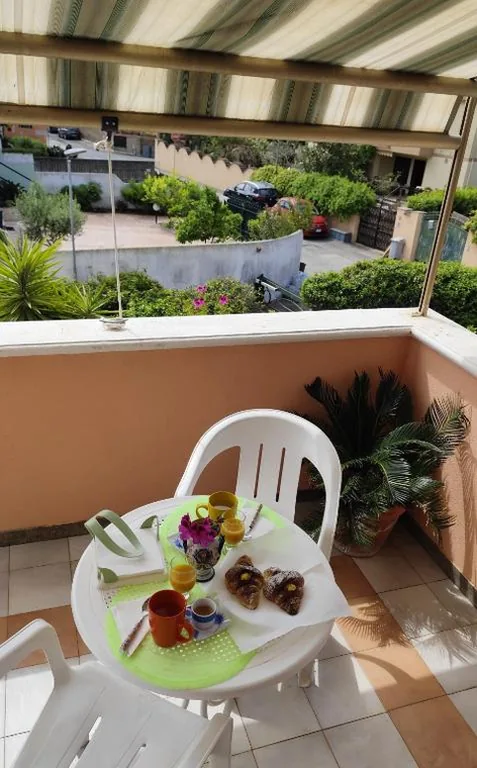 Katy’s Garden, house with garden near the sea, relaxation and privacy