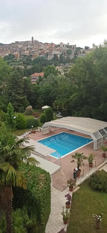 King Hotel nella zona alta di Fiuggi, con giardino e biciclette gratuite