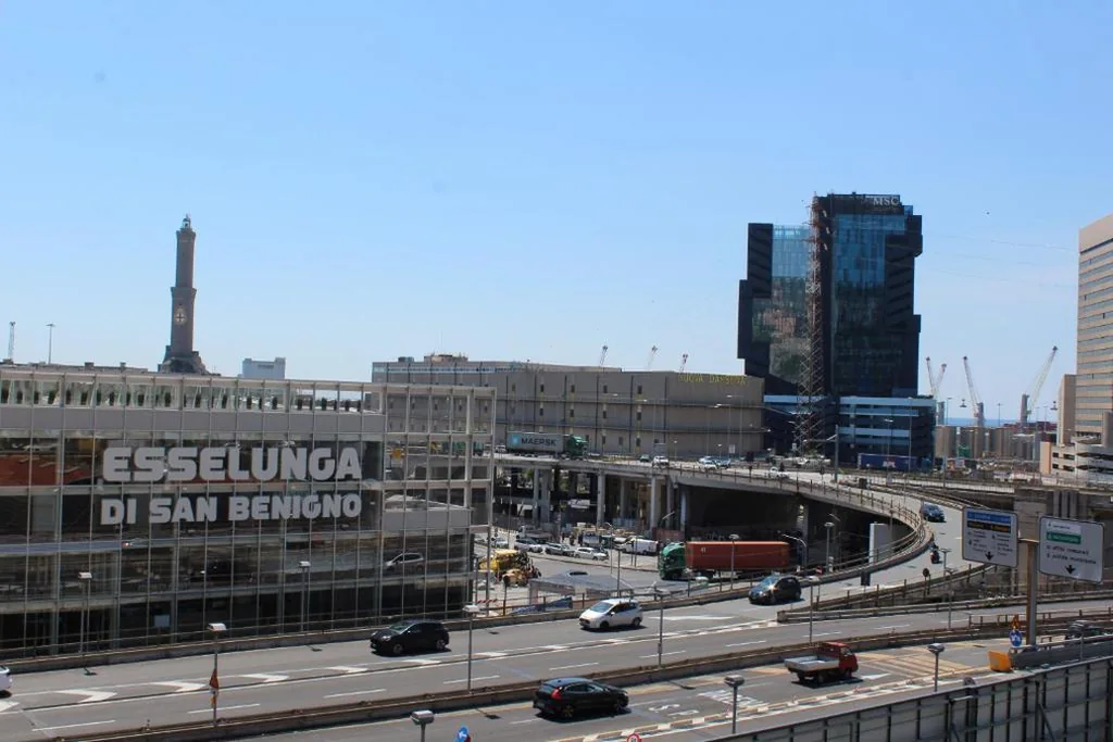 LA LANTERNA DI ANGELO rent rooms and apartments free parking on the street front
