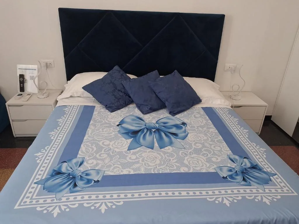 LA LANTERNA DI ANGELO rent rooms and apartments free parking on the street front — foto 6