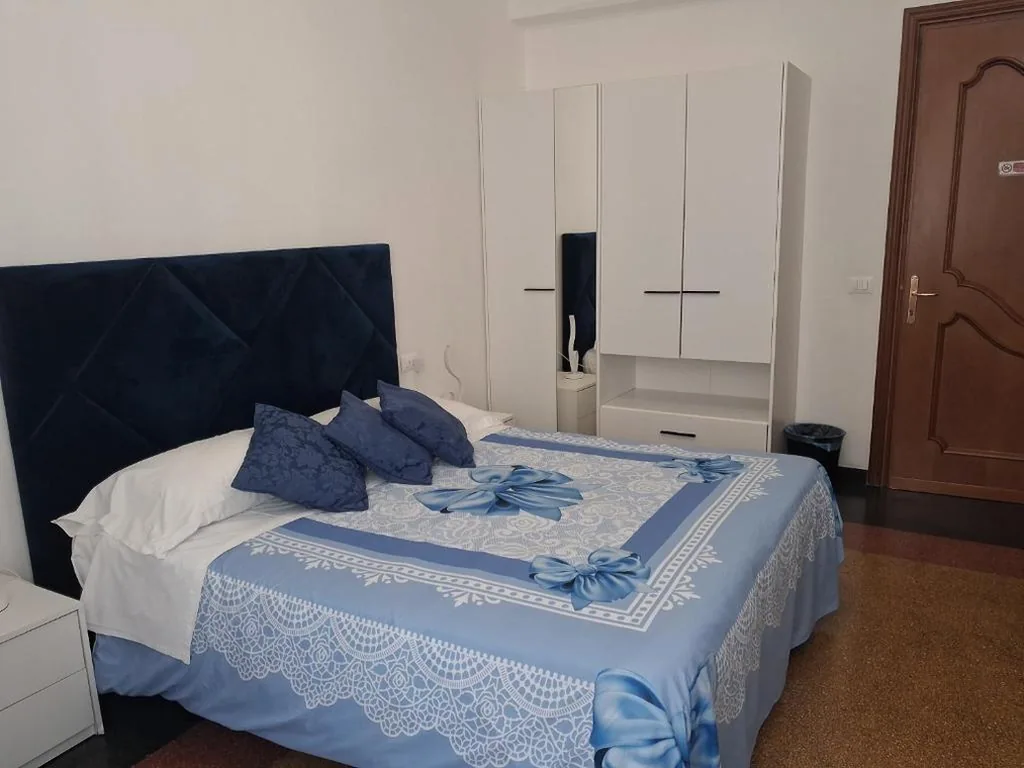 LA LANTERNA DI ANGELO rent rooms and apartments free parking on the street front — foto 8