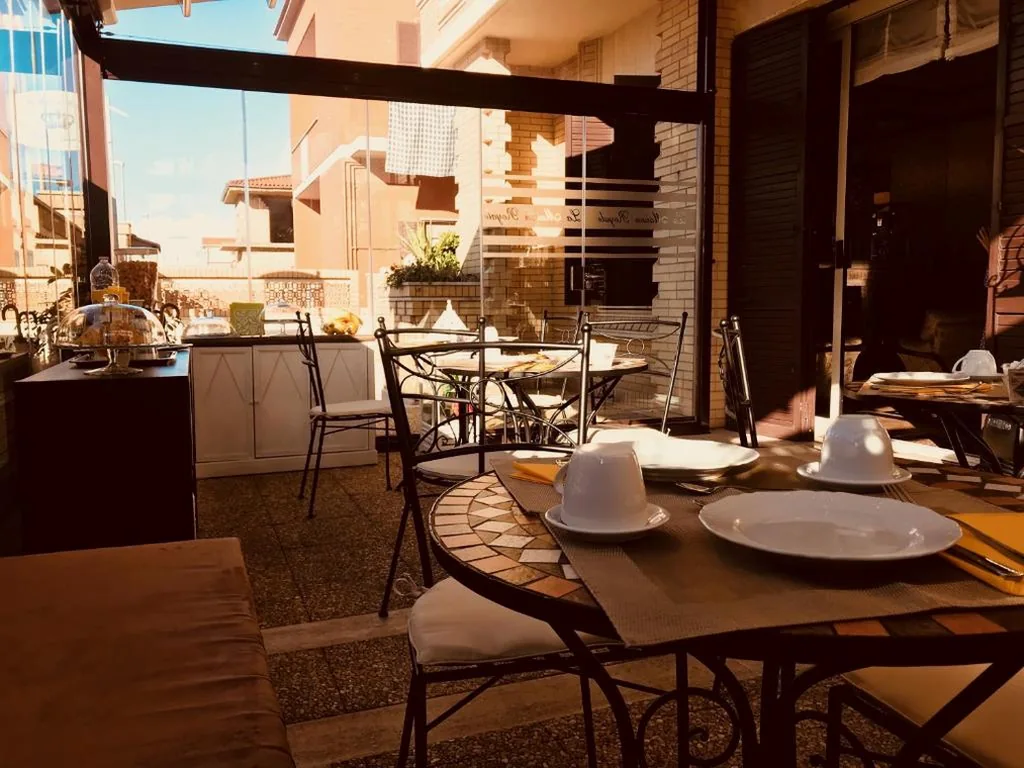 La Maison Royale downtown italian breakfast check in until 23 pm — foto 4