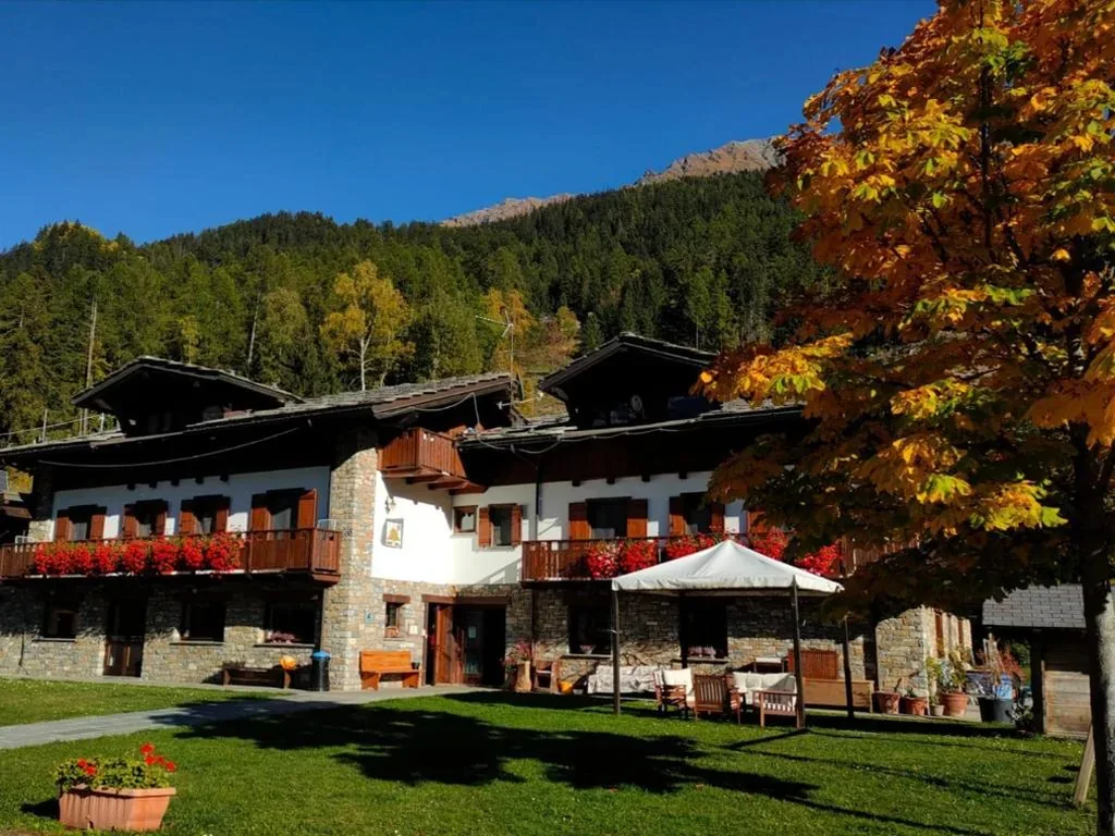 Double/Twin Room with Garden View — Le Rêve