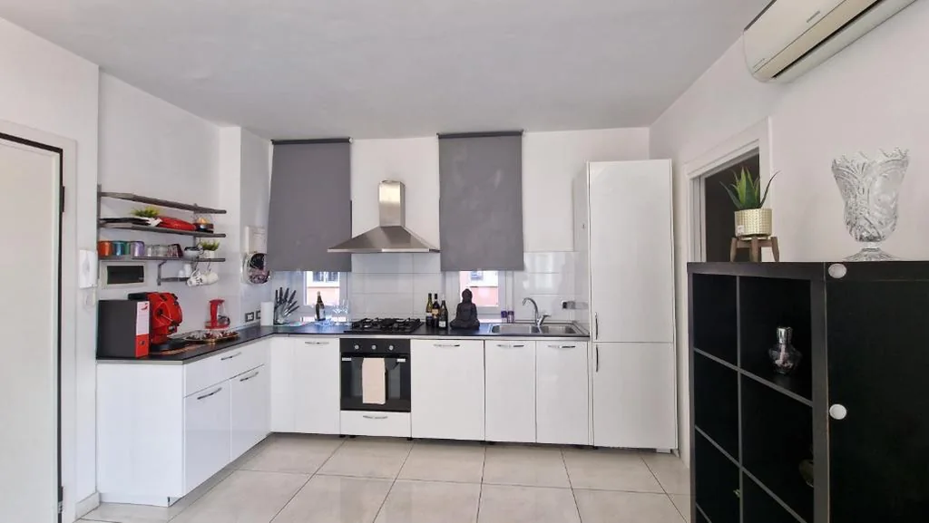 LG colosseum Rome apartment