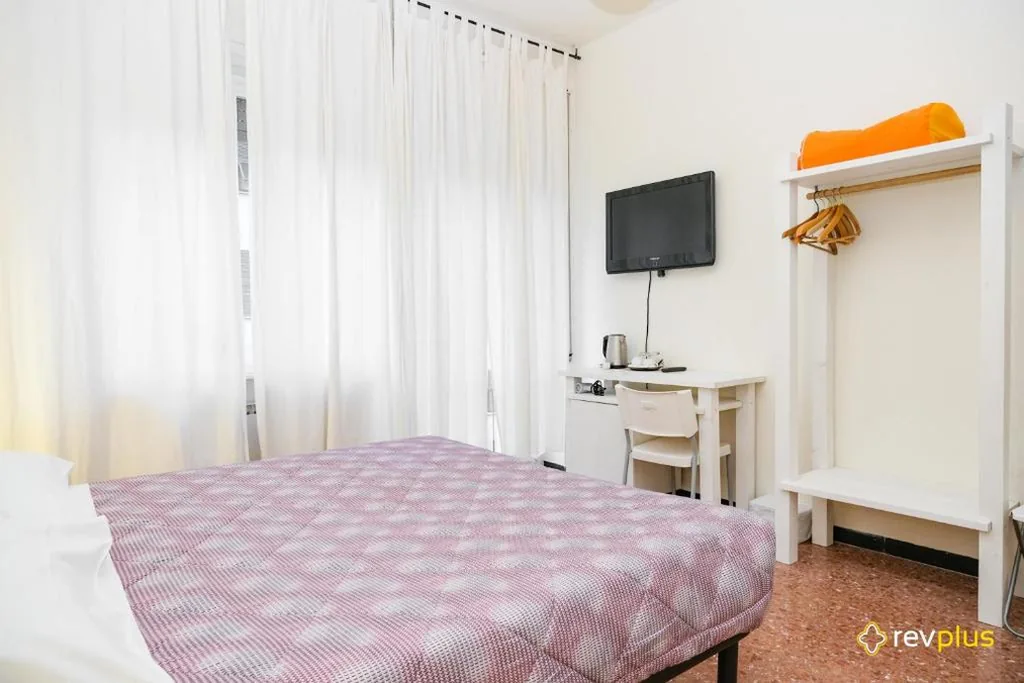 Lia Rooms 3