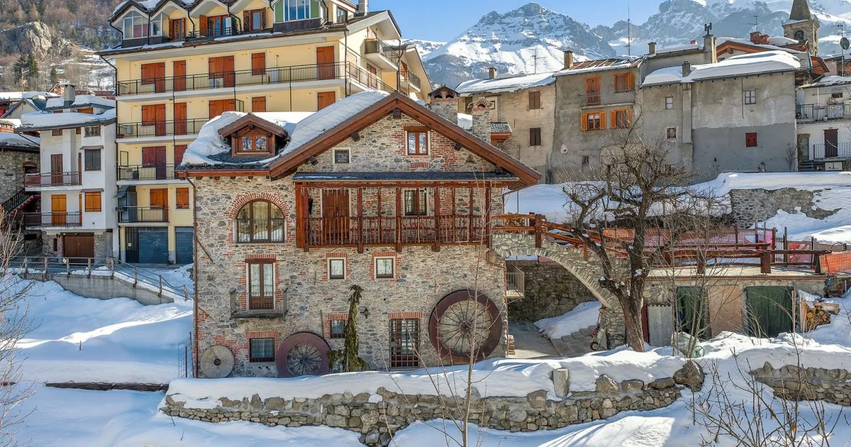 Limone Piemonte, il paese e le montagne della Riserva Bianca nelle Alpi Marittime