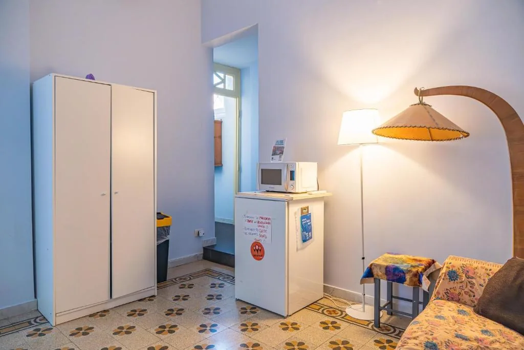 Lion Renting Metro Piramide — foto 4