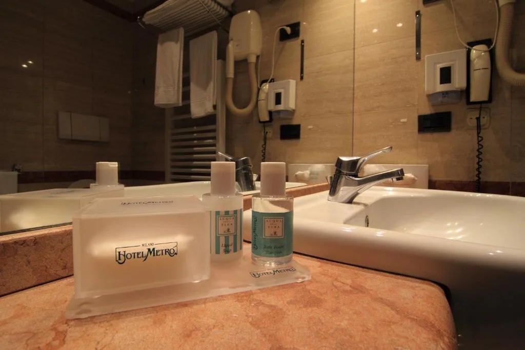 2 Camere Adiacenti — Hotel Metrò