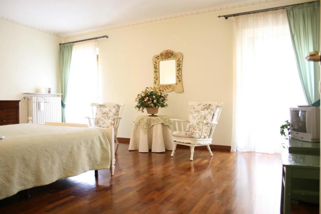 2 Connecting Double Rooms — Casa Margherita