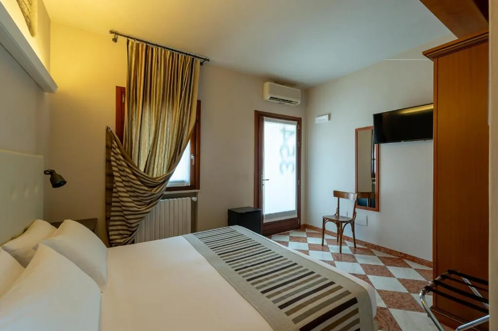 A Casa Dei Gonzaga, MantegnaHotels