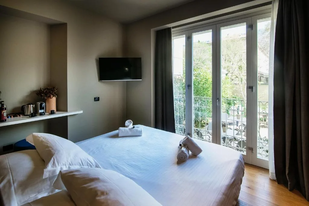 AMA 18 Suites by “The House Of Travelers”