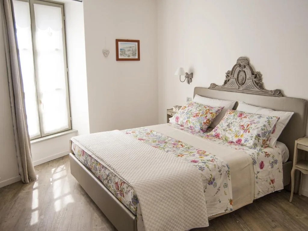 Large Double Room with Private Bathroom — Al San Lorenzo