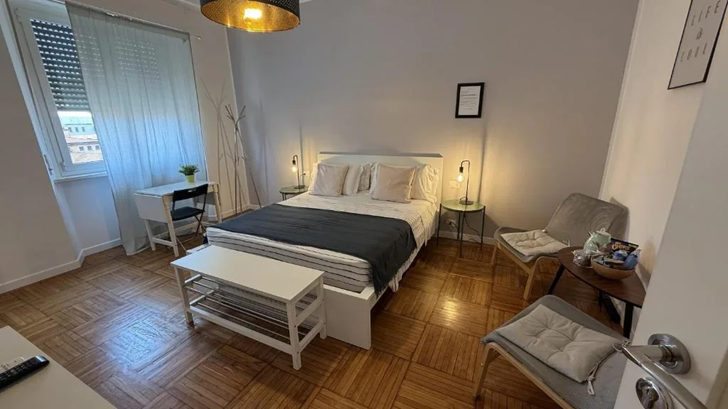Spacious Double Room — Milano 71 Home
