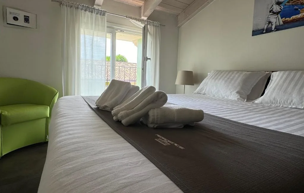 Appartamento Attico con 2 Camere da Letto e Terrazza — Residence Del Lago