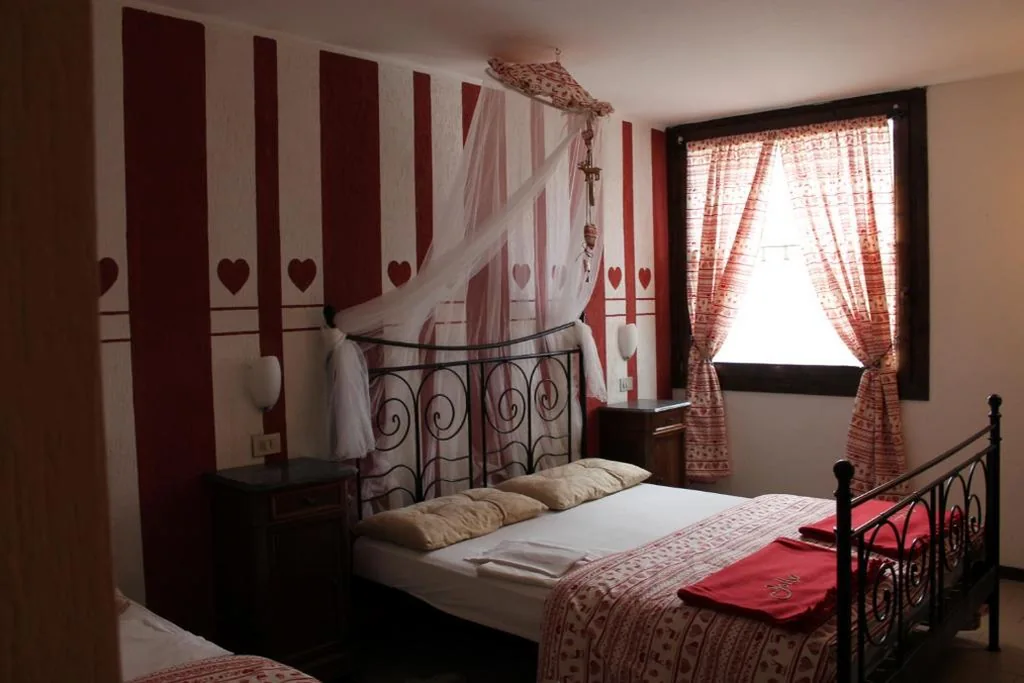 One-Bedroom Apartment (5 Adults) — Jolly Residence