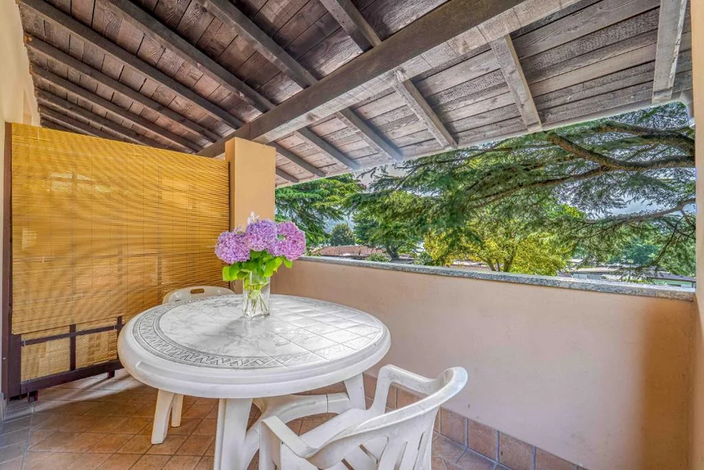 Apartment with 1 Bedroom and Balcony — Green Village Accommodations