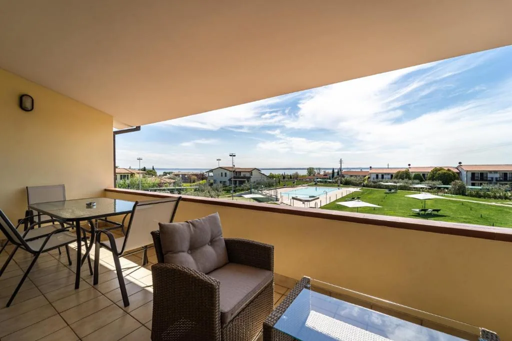 Appartamento con 1 Camera da Letto e Vista Lago — Residence Primera