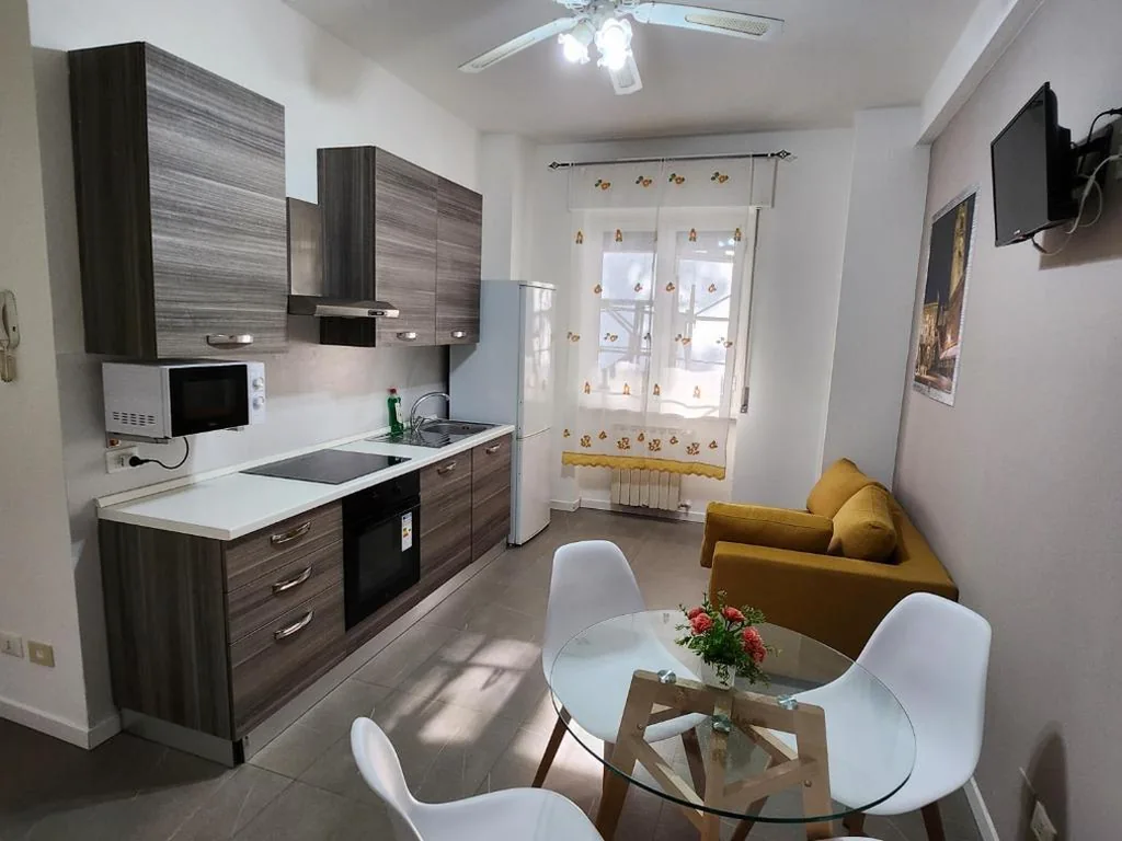 One-Bedroom Apartment — HB Appartamenti in centro Bergamo