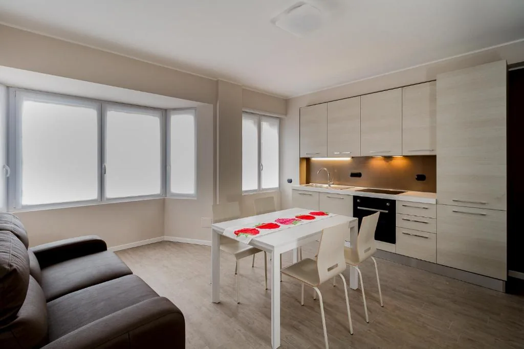 1-Bedroom Apartment — Lake Como Apartments