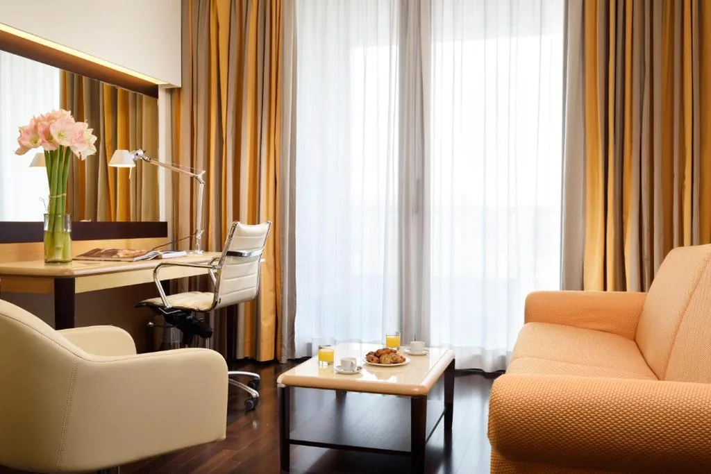 One-Bedroom Apartment — UNAHOTELS Varese