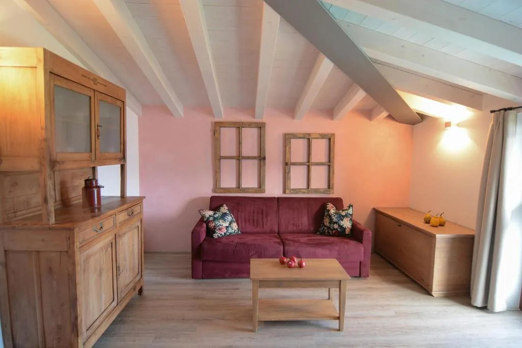 Two-Bedroom Apartment with Balcony — Cascina Varini