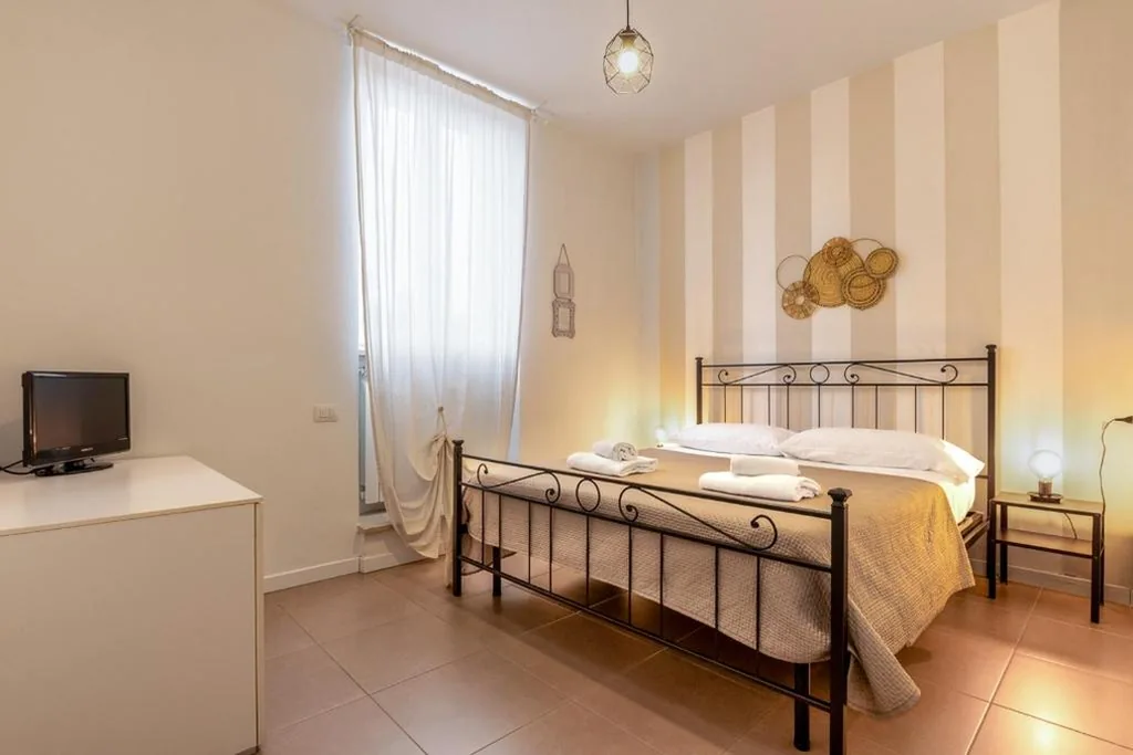 Two-Bedroom Apartment with Balcony — Desenzano Uptown Suites by Wonderful Italy