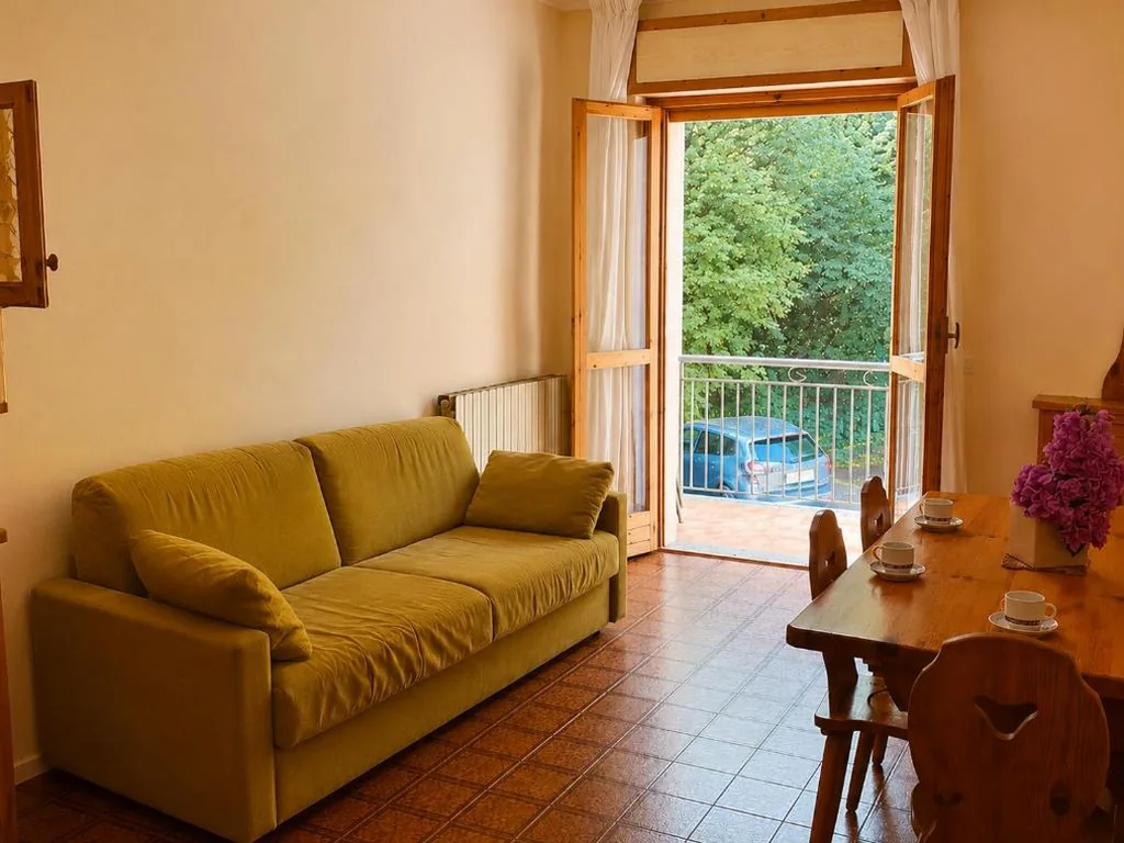 2-Bedroom Apartment with Partial Lake View — Residence Hotel Maxi