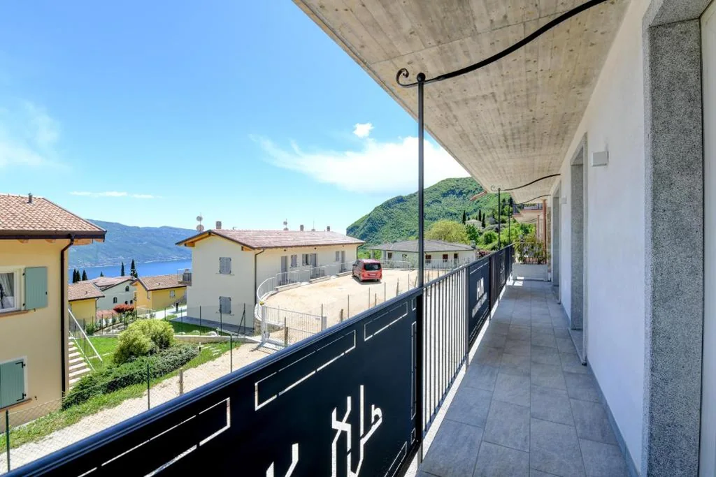 Two-Bedroom Apartment with Lake View - Ground Floor — Borgo Ermanno
