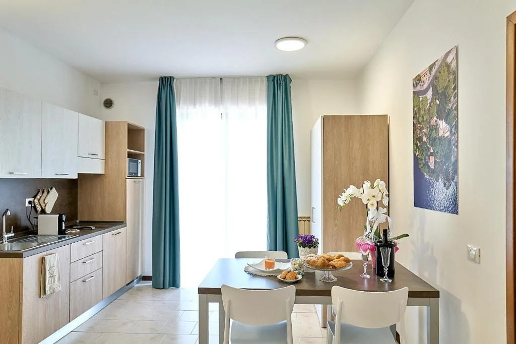 Appartamento con 2 Camere da Letto — Moniga Resort