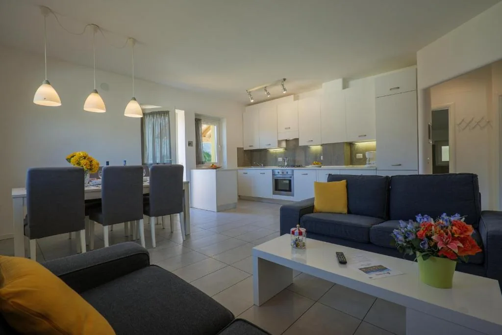 3-Bedroom Apartment with Terrace — Residence Girasole Casa Gialla