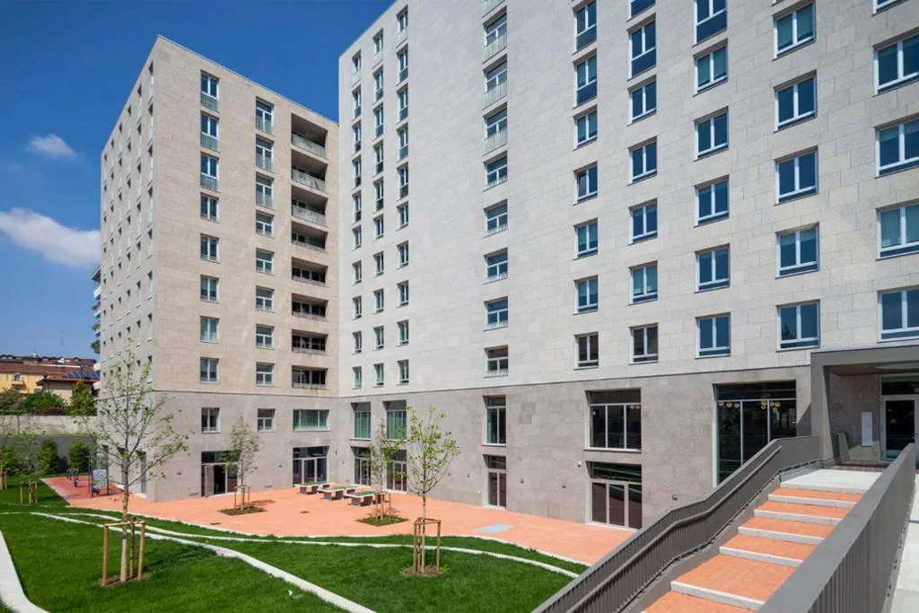 Apartment with Balcony — aparto Milan Giovenale