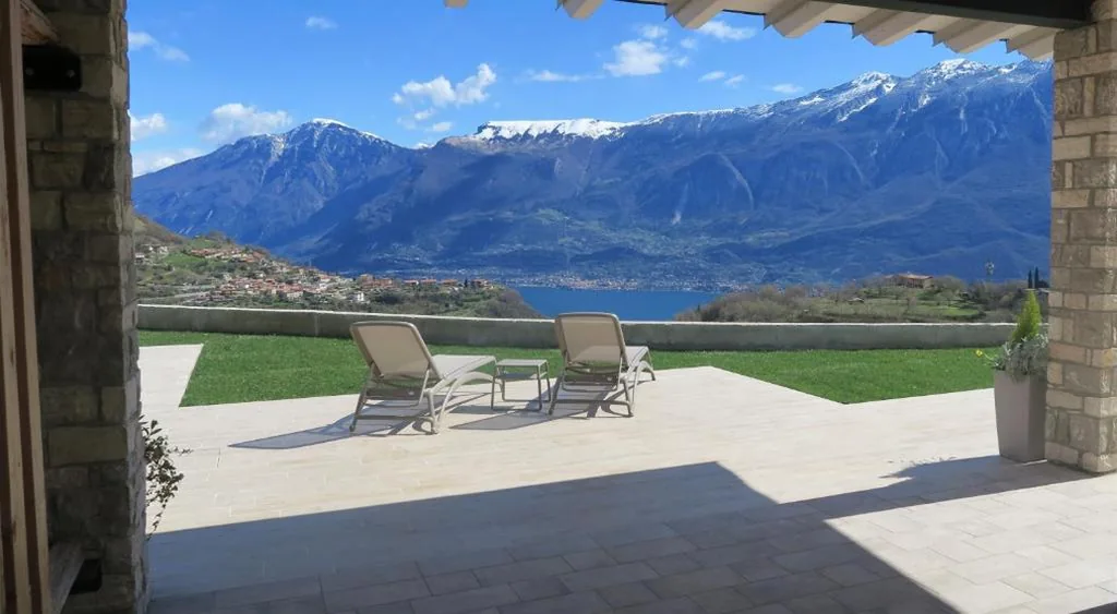 Appartamento con Vista Lago — Oasi Da Vinci Apartments Lake Garda View