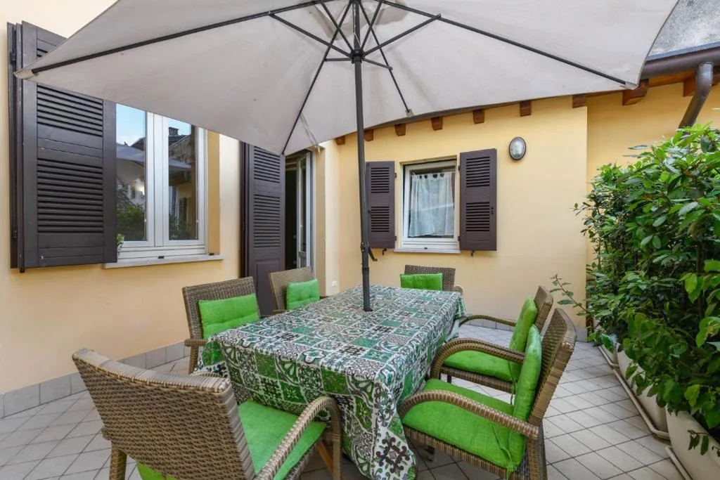 Appartamento Deluxe con 2 Camere da Letto e Balcone — Flowers Apartments