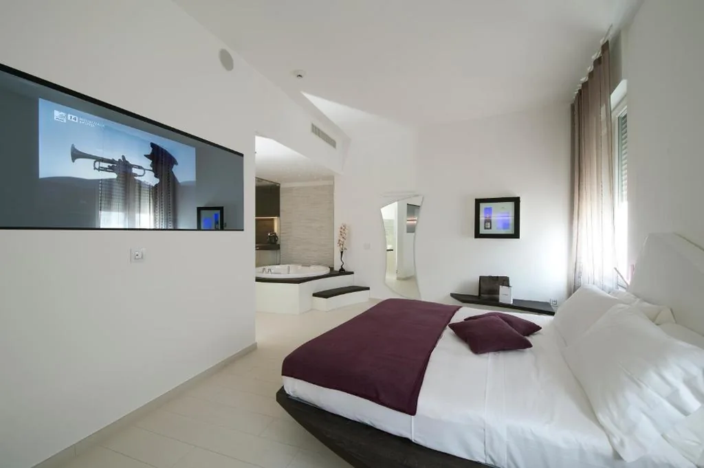 Deluxe Apartment with Whirlpool Bathtub — Aparthotel Duomo