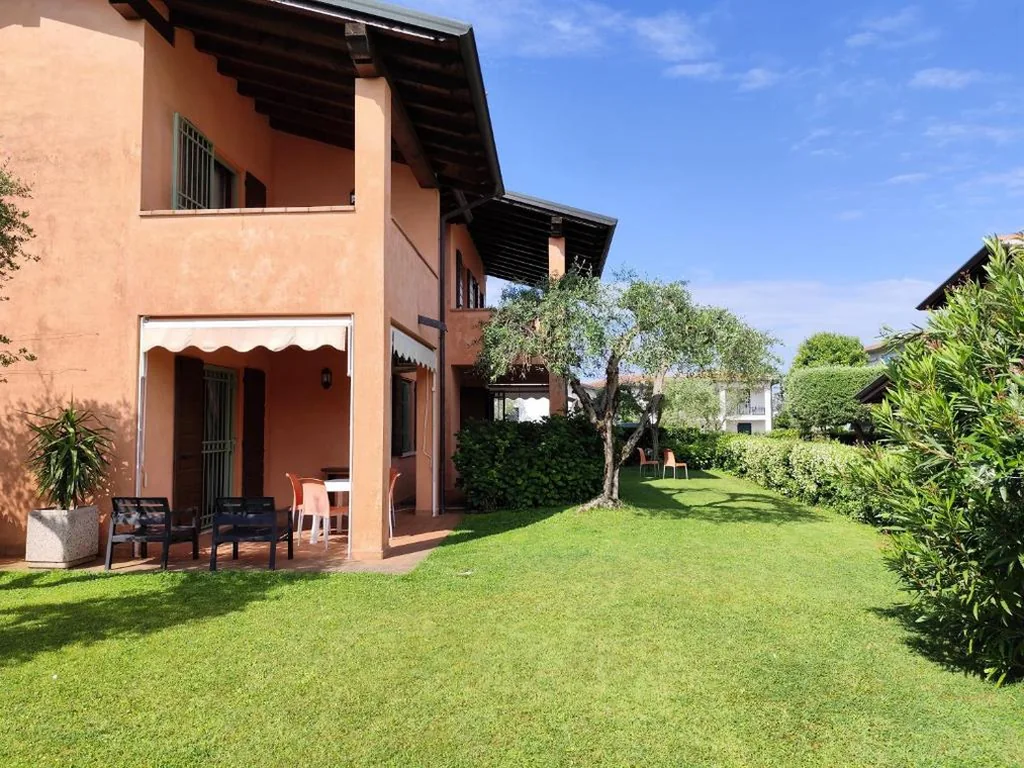 Appartamento Familiare con 1 Camera da Letto — Bellasirmione – Acquachiara