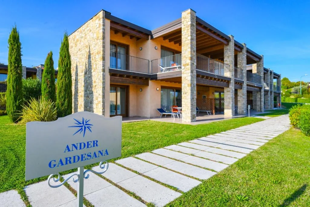 Appartamento Standard con 1 Camera da Letto e Vista Lago Parziale — Relais Rosa Dei Venti -Ciao Vacanze-