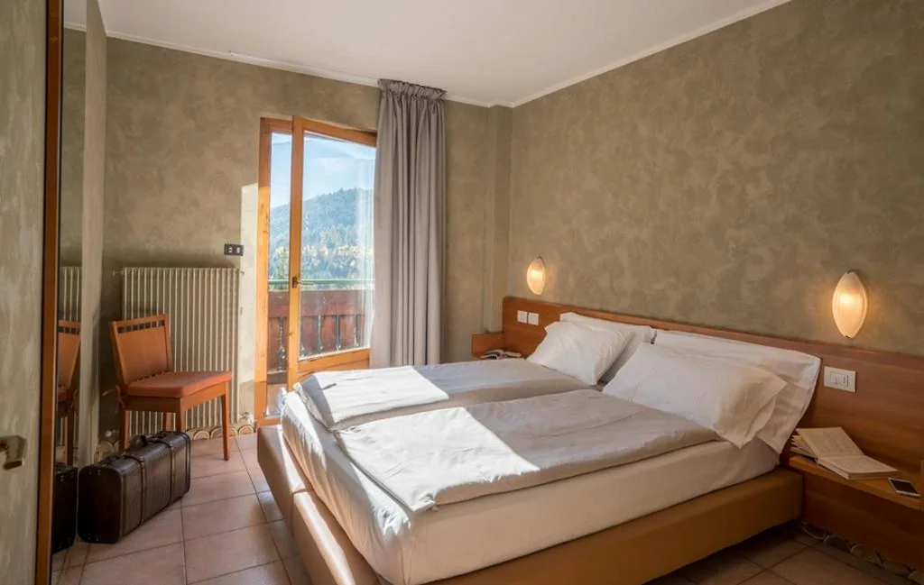 Superior 1-Bedroom Apartment with Balcony — Residence Fior d’Alpe