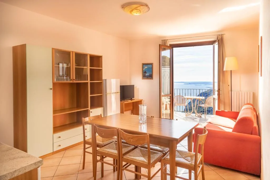 Superior 2-Bedroom Apartment with Lake View — Hotel Residence Panorama La Forca, GTSGroup