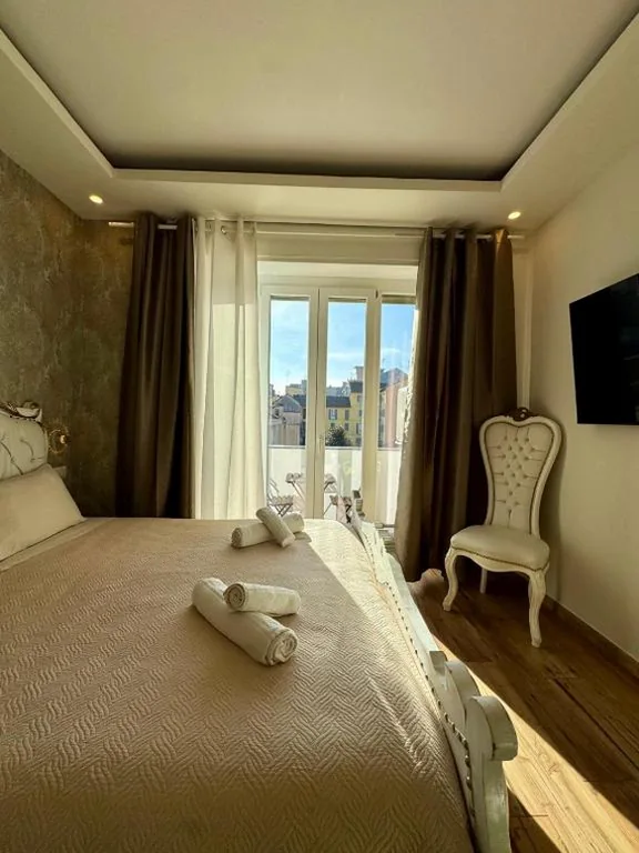 Attractive Room – 6