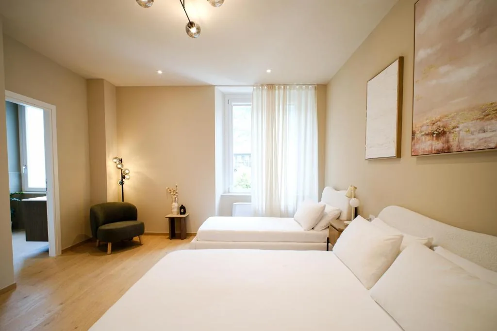 Balcony Triple Suite – 3 min walk to Bernina Express