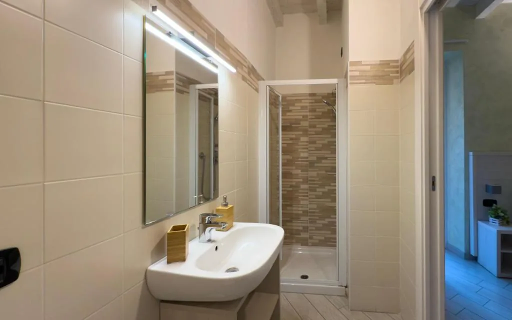 BelSorrisoVarese – Hotel & Residence – Private Parking – Reservation Required — foto 6