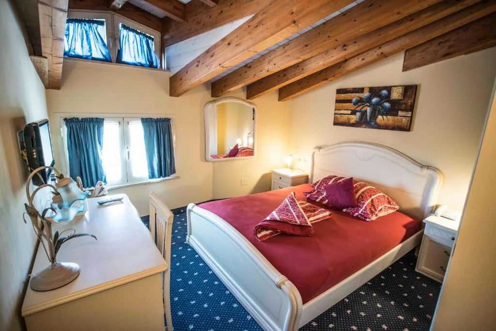 Borgo dei Poeti Romantik Hotel