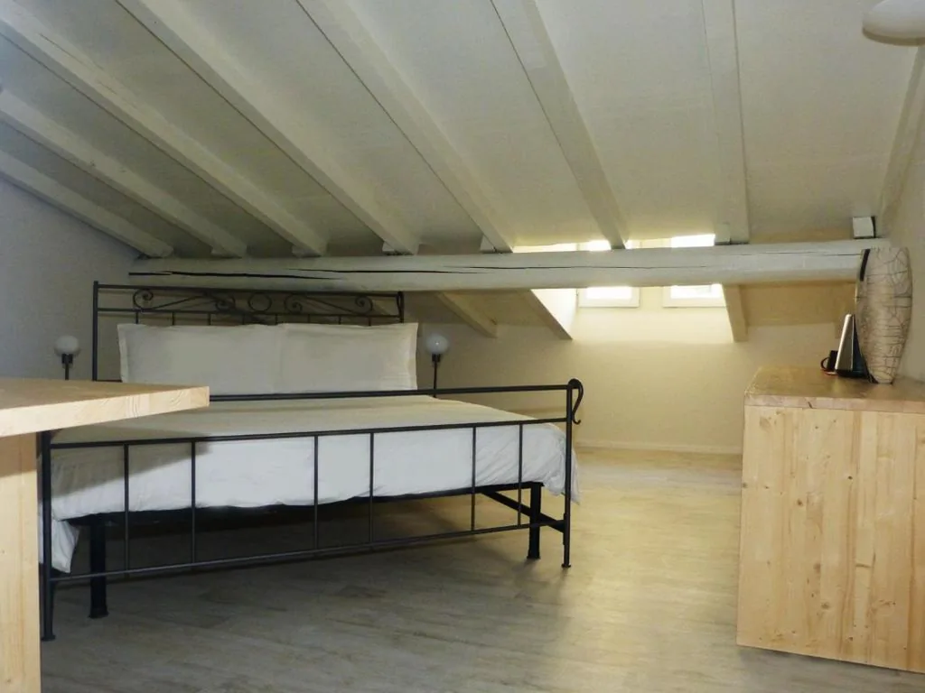 Budget Mansard Double Room — Fontana Rooms