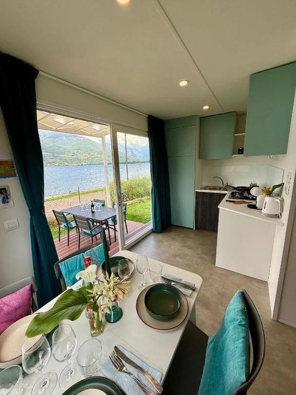 Bungalow MAREA Lido di Colico, direkt at the lake & in center & near Ferry to Bellaggio
