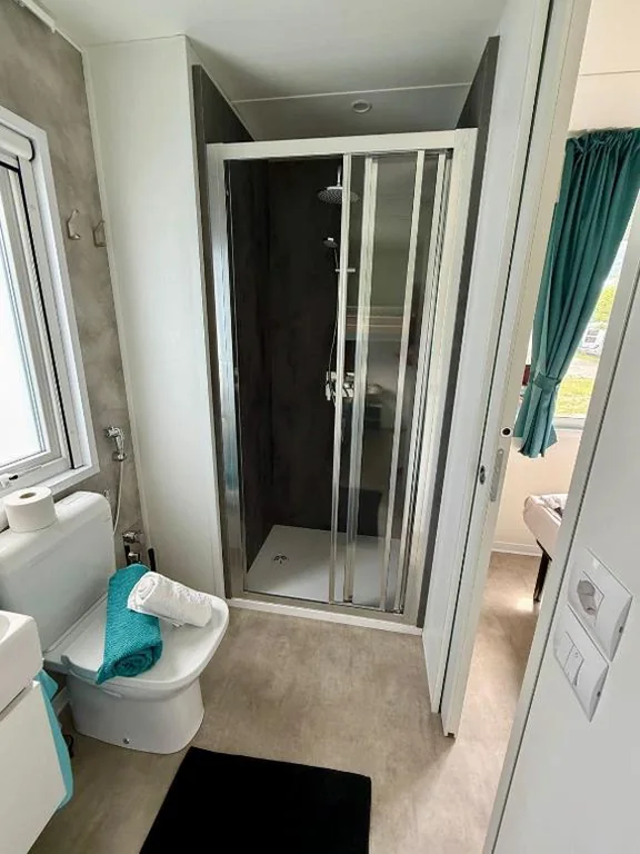 Bungalow MAREA Lido di Colico, direkt at the lake & in center & near Ferry to Bellaggio — foto 7