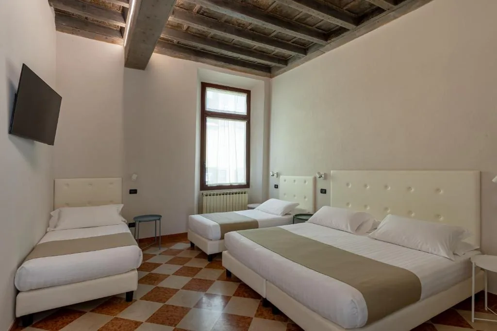 Ca’ Tazzoli, MantegnaHotels — foto 8