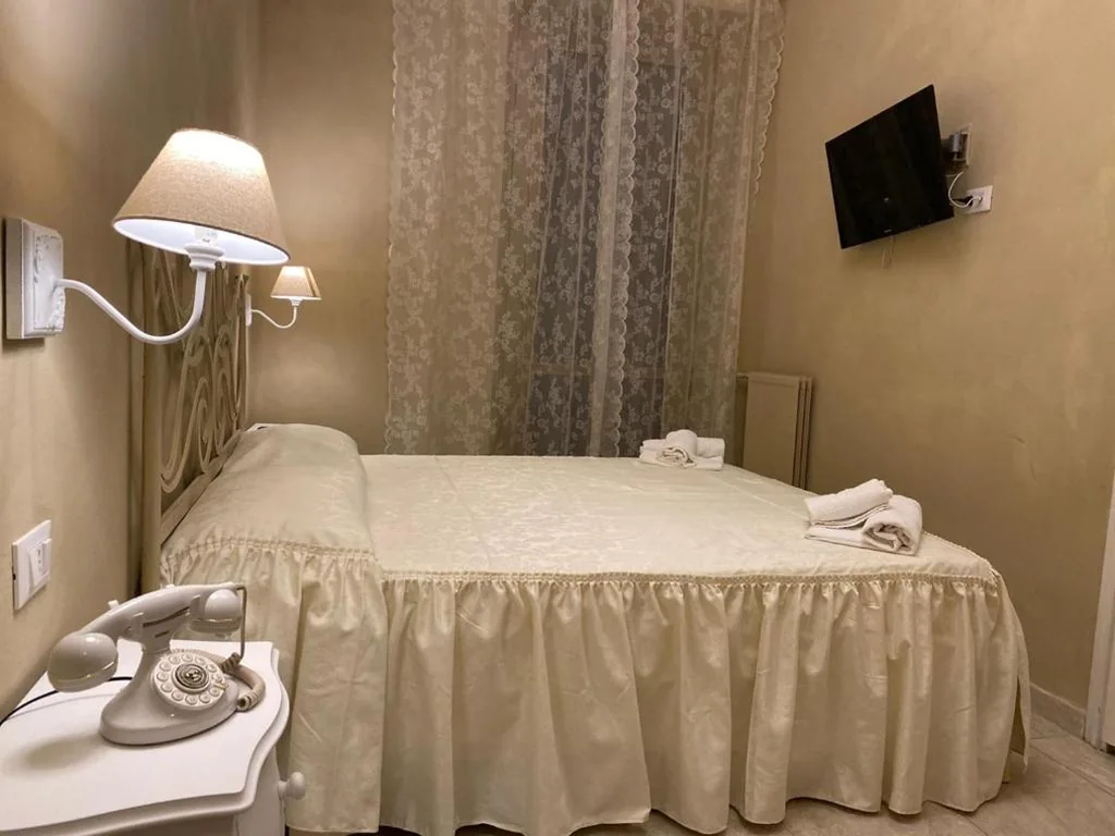 Budget Double/Twin Room — Boutique Hotel Calais – Washington Milano