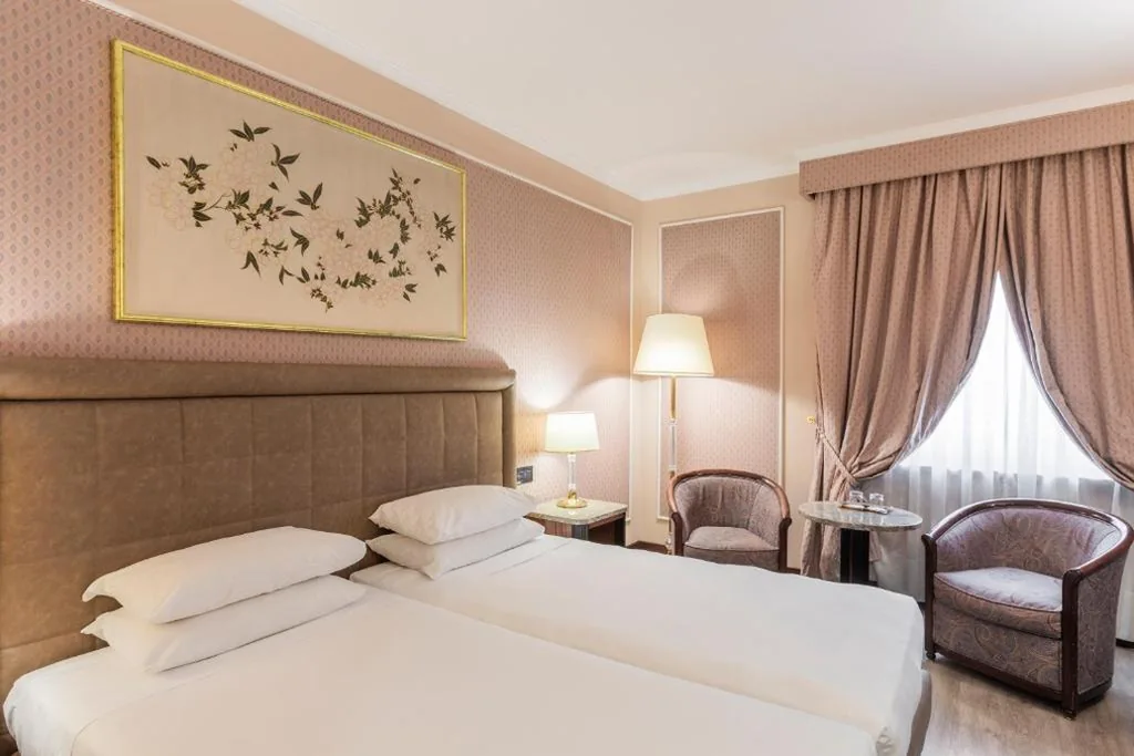 Camera Classic Doppia con Letti Singoli — Doria Grand Hotel