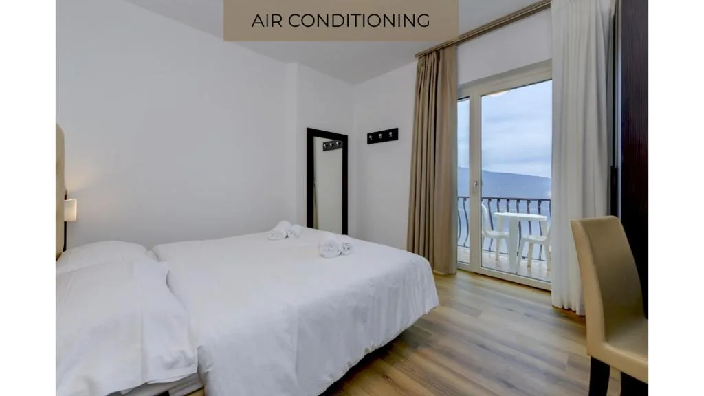Comfort Double/Twin Room with Lake View — Hotel Bellavista