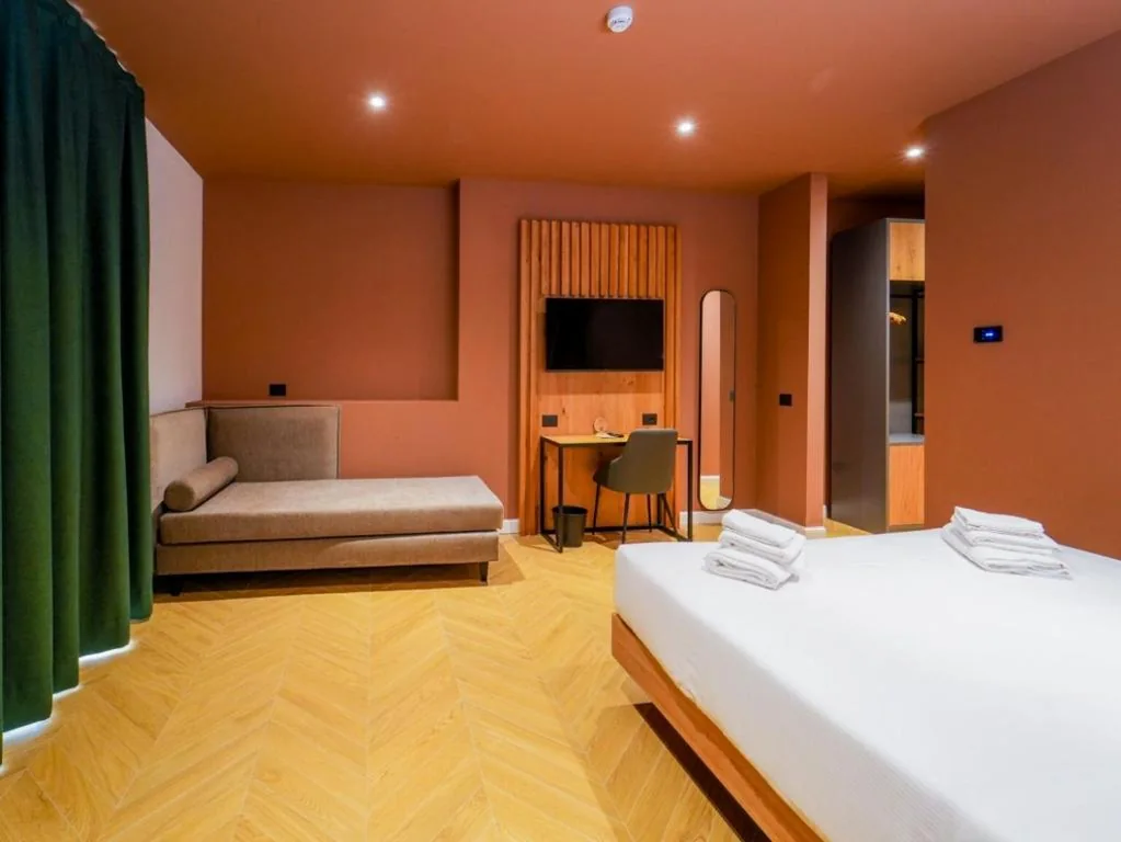 Comfort Queen Room with Two Queen Beds and Patio - Connecting Room/Non-Smoking — Best Western Hotel Arya